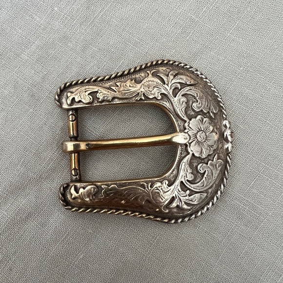Vintage silver gold tone western floral belt buckle repousse rope medium 1” - Picture 7 of 8